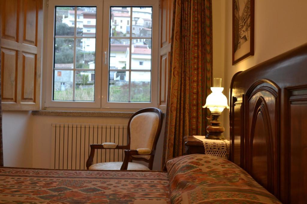 Гостевой дом Casa Da Ribeira Alvoco da Serra Экстерьер фото