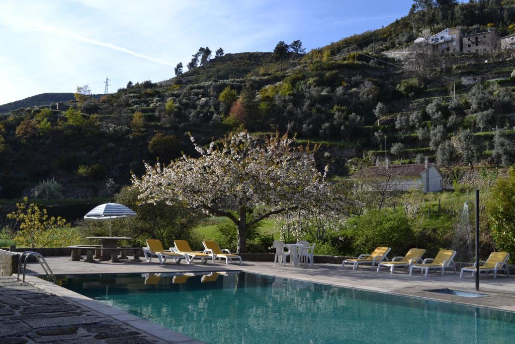 Гостевой дом Casa Da Ribeira Alvoco da Serra Экстерьер фото
